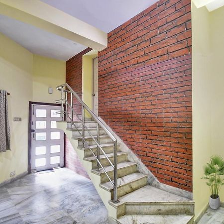 Hotel O R A Homestay Near Acropolis Mall Колката Екстериор снимка