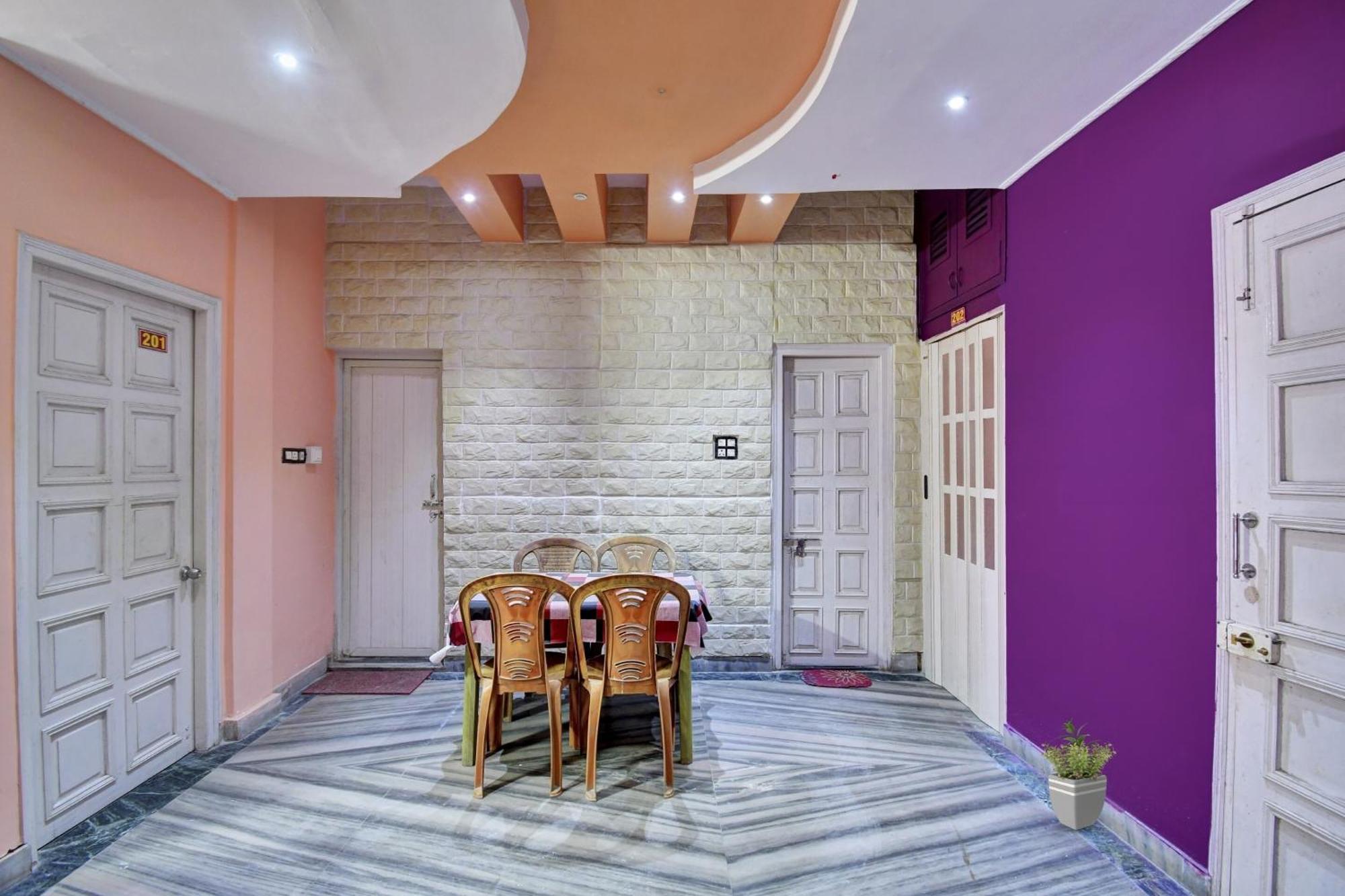 Hotel O R A Homestay Near Acropolis Mall Колката Екстериор снимка