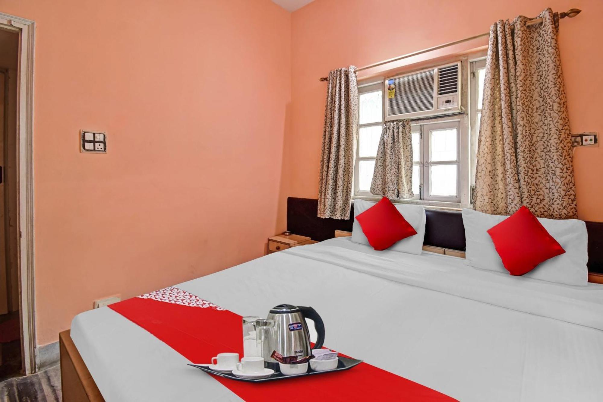 Hotel O R A Homestay Near Acropolis Mall Колката Екстериор снимка