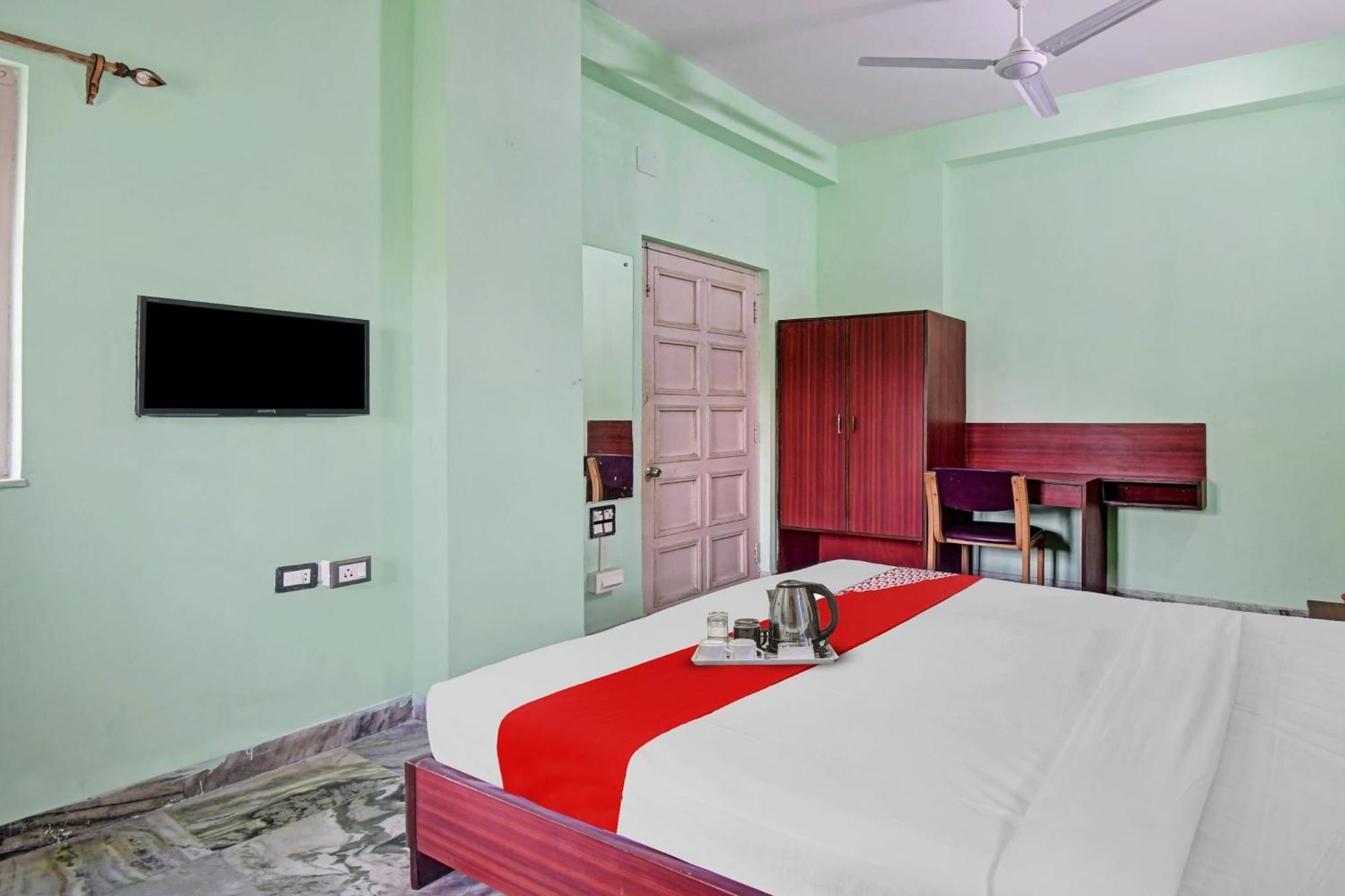 Hotel O R A Homestay Near Acropolis Mall Колката Екстериор снимка