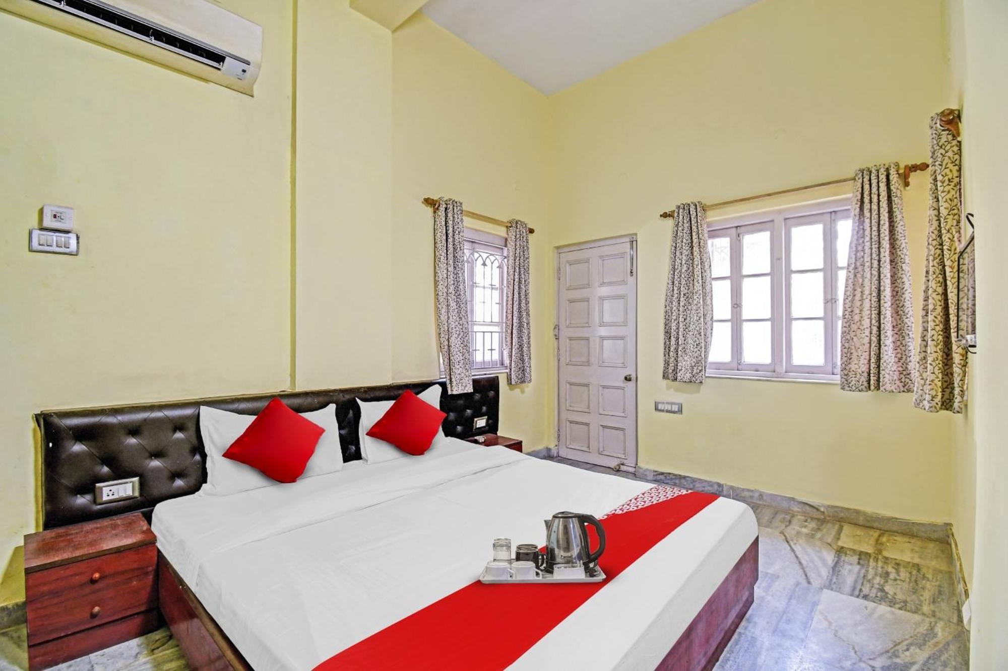 Hotel O R A Homestay Near Acropolis Mall Колката Екстериор снимка